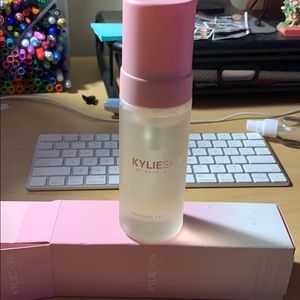 NIB Kylie Skin foaming face wash